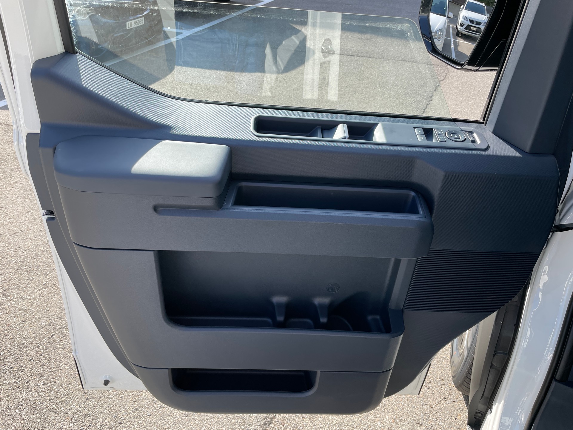 KIA PV5 Cargo 71.2 kWh Elite L2H1, 2-Schiebetüren und Wärmepumpe-image-9