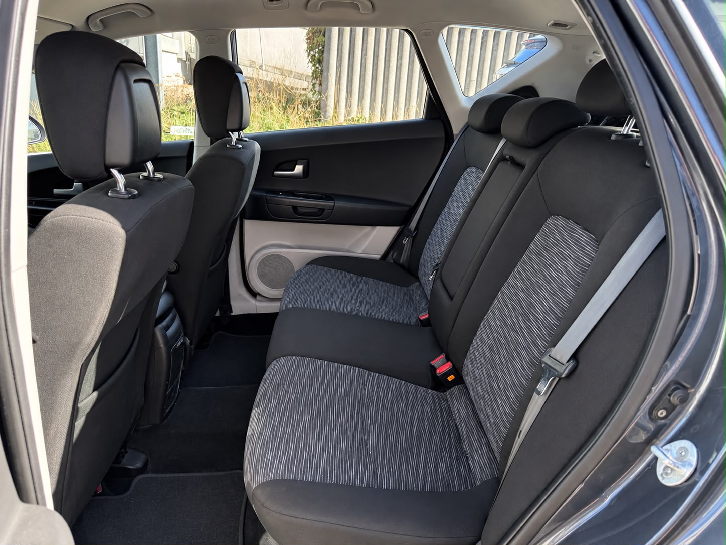 KIA Cee'd Sporty Wagon 2.0 16V Trend-image-19