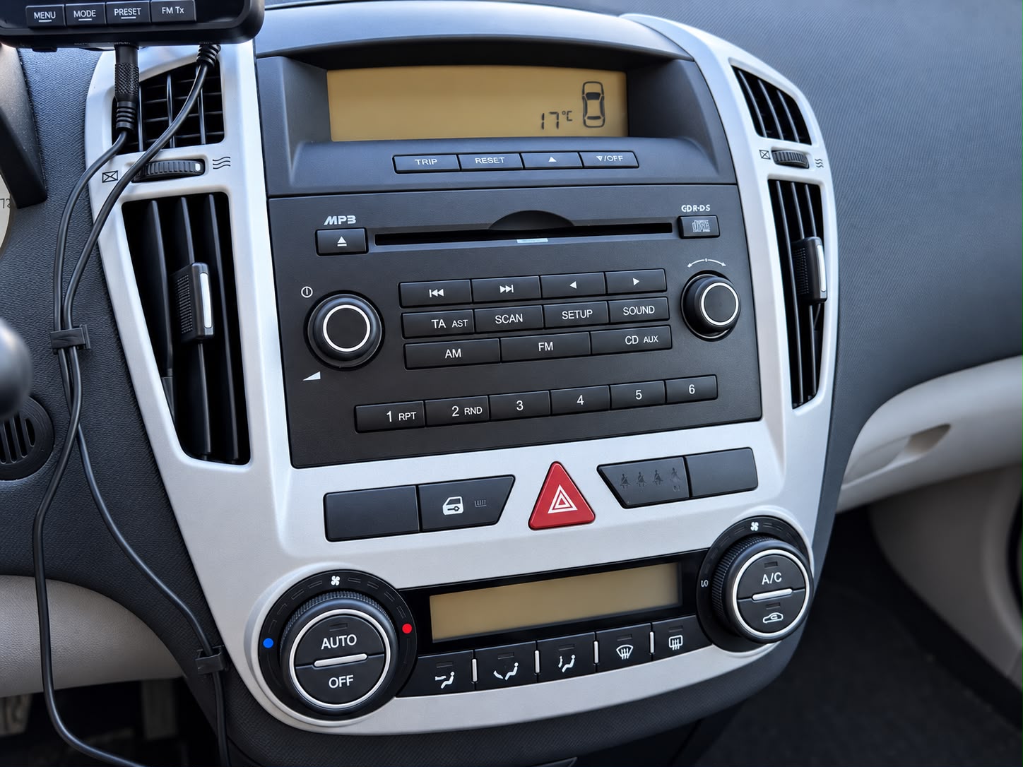 KIA Cee'd Sporty Wagon 2.0 16V Trend-image-12