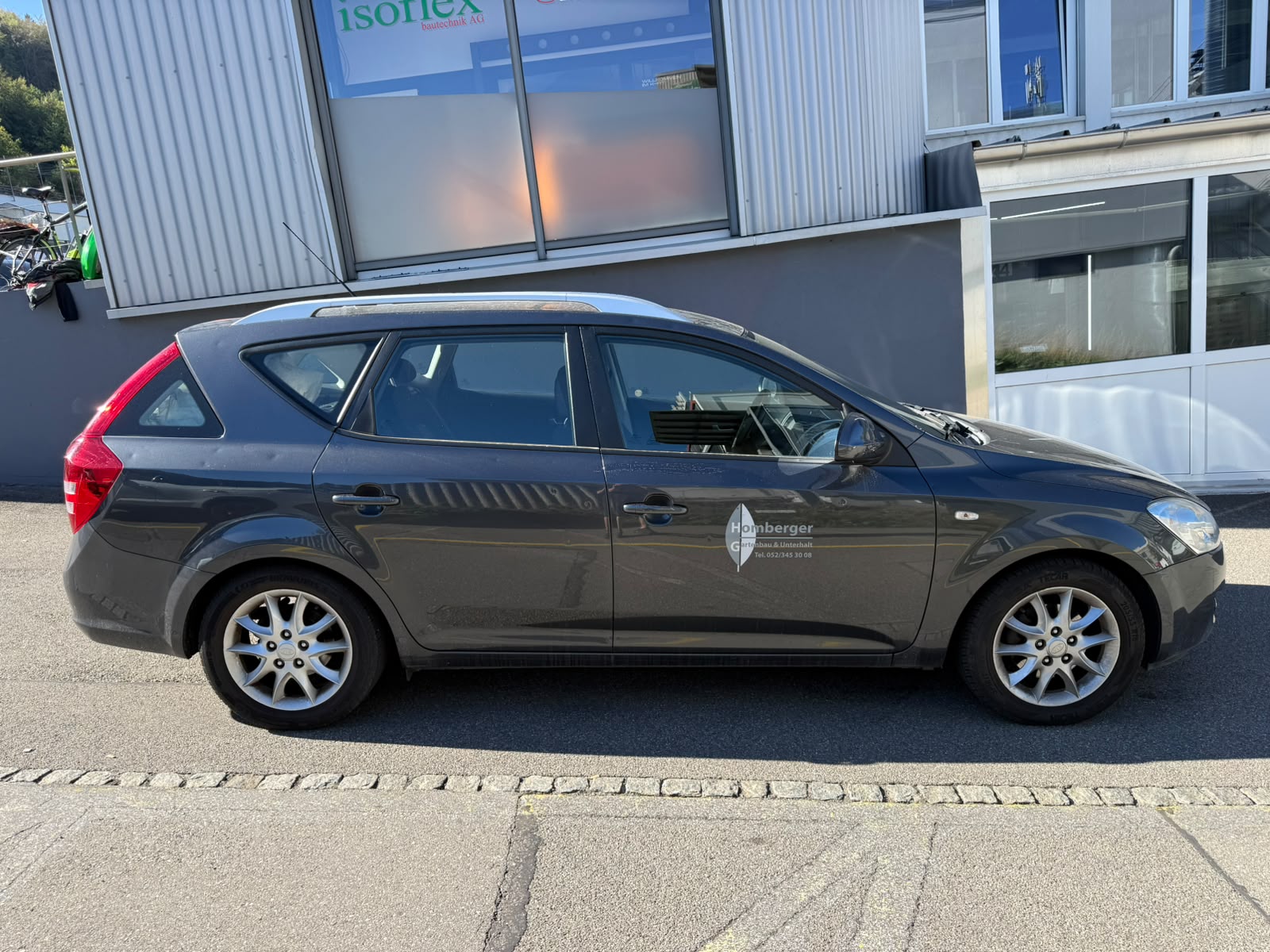 KIA Cee'd Sporty Wagon 2.0 16V Trend-image-4