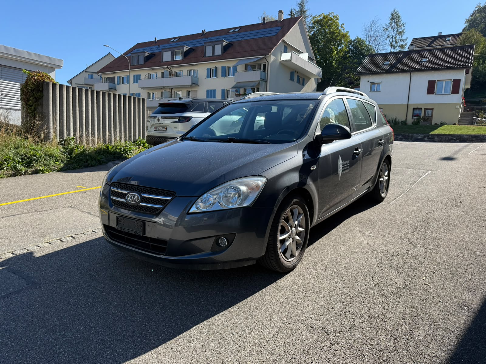 KIA Cee'd Sporty Wagon 2.0 16V Trend-image-1