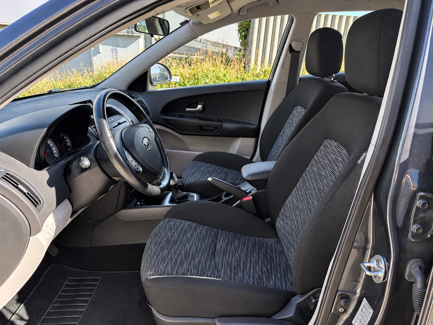 KIA Cee'd Sporty Wagon 2.0 16V Trend-image-15