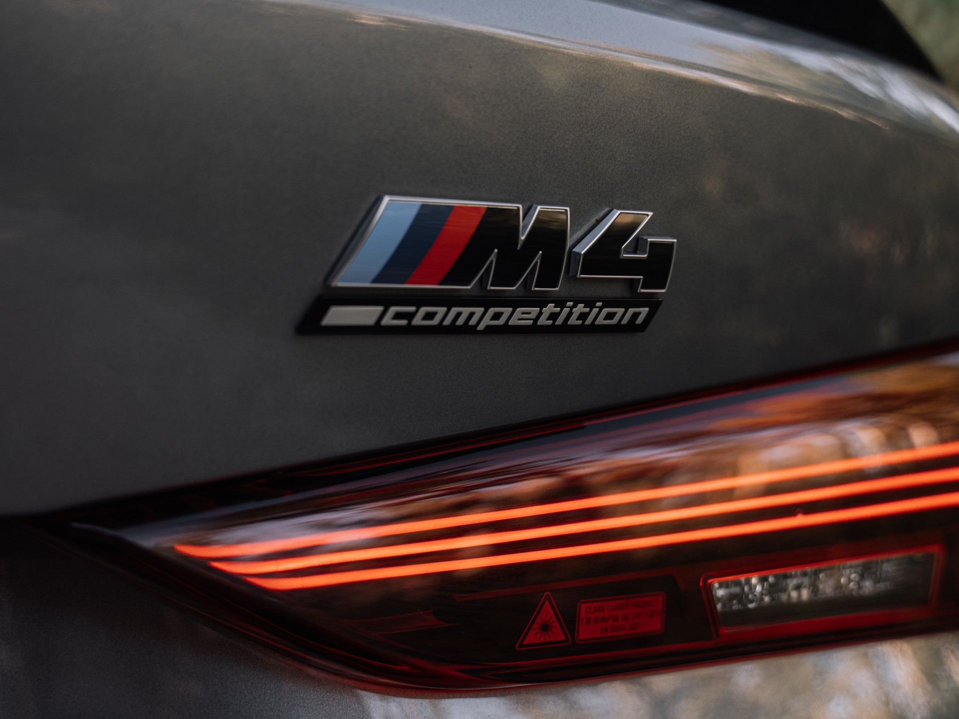 BMW M4 Coupé Competition *Facelift* *Skyscraper grau* *Innovationspaket II* *Sitzbelüftung* *Werksgarantie bis 05/2028*-image-4
