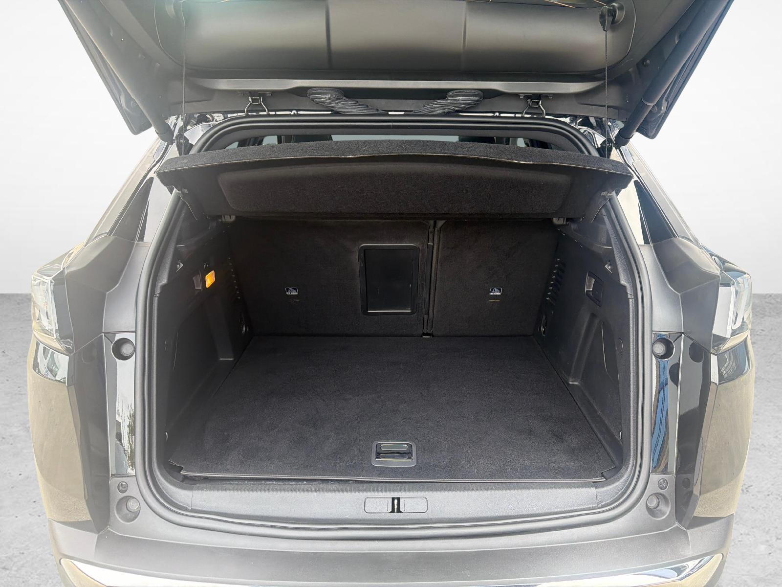PEUGEOT 3008 1.6 Plug-in Hybrid4 GT Pack-image-11