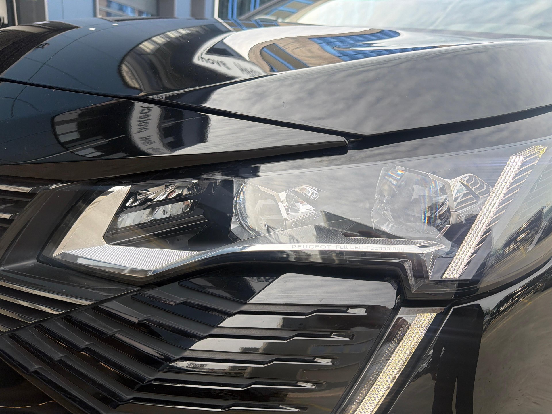 PEUGEOT 3008 1.6 Plug-in Hybrid4 GT Pack-image-18