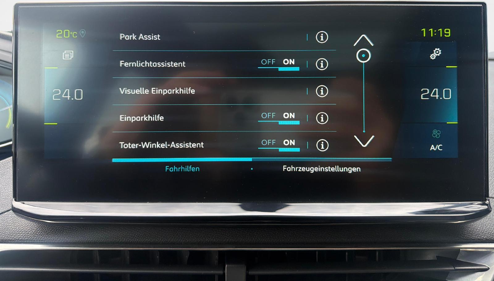 PEUGEOT 3008 1.6 Plug-in Hybrid4 GT Pack-image-17