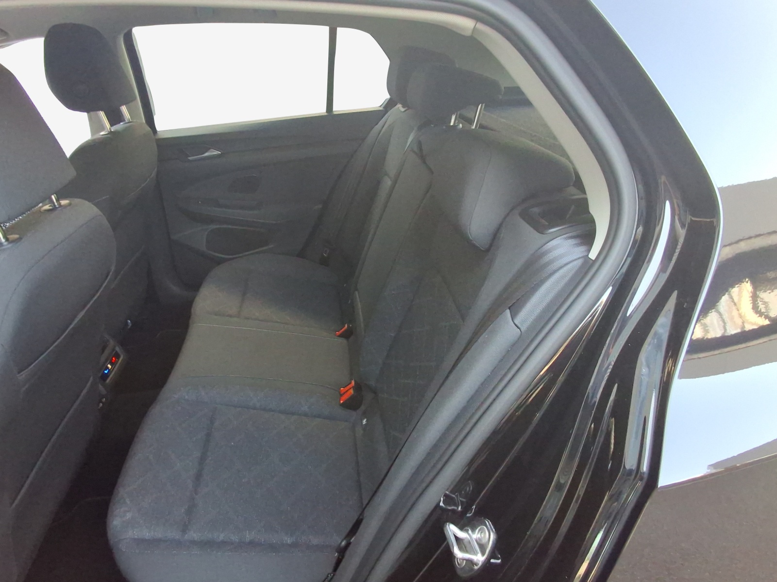 VW Golf 1.5 e TSI ACT Life DSG-image-11