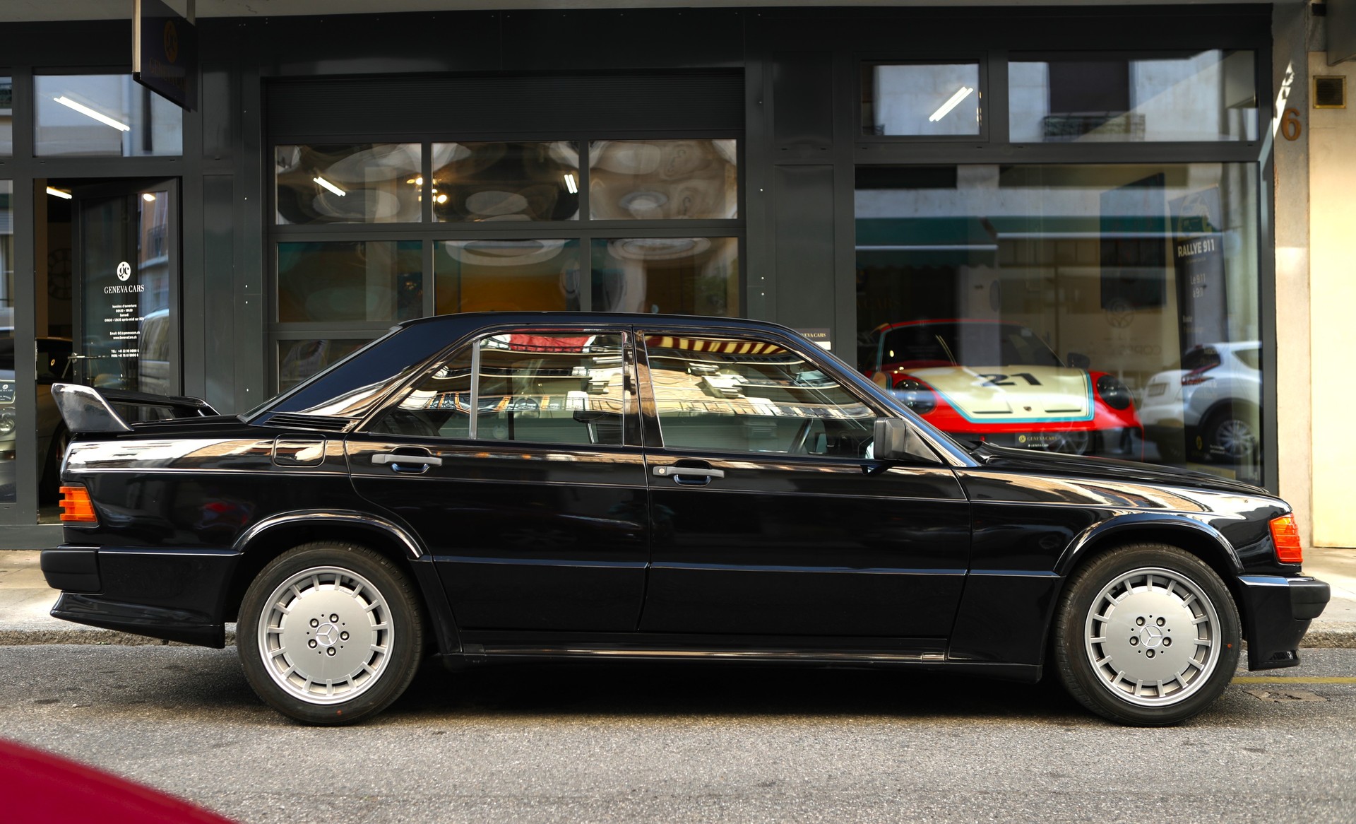 MERCEDES-BENZ 190E 2.3 - 16-image-1