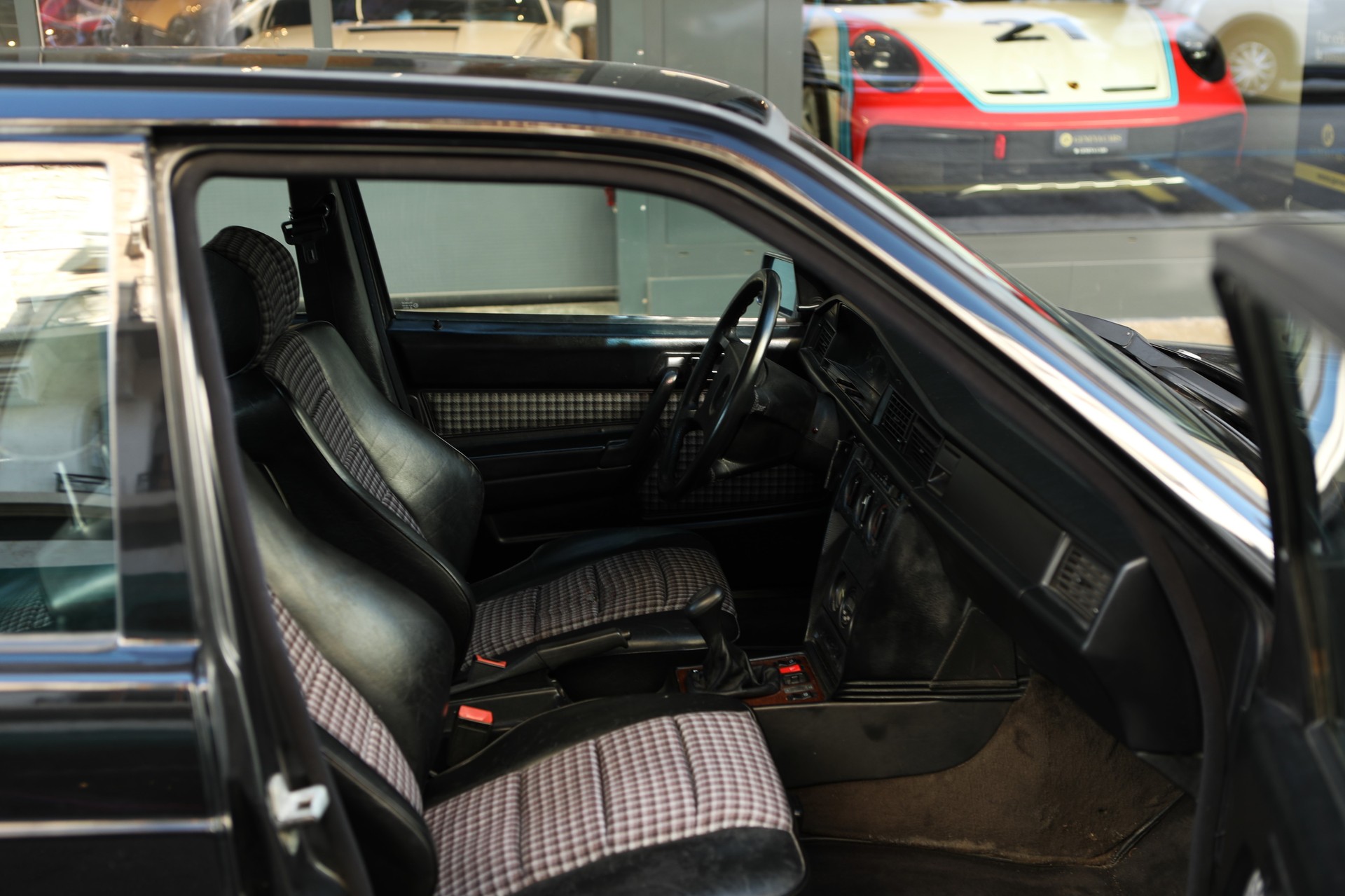 MERCEDES-BENZ 190E 2.3 - 16-image-5