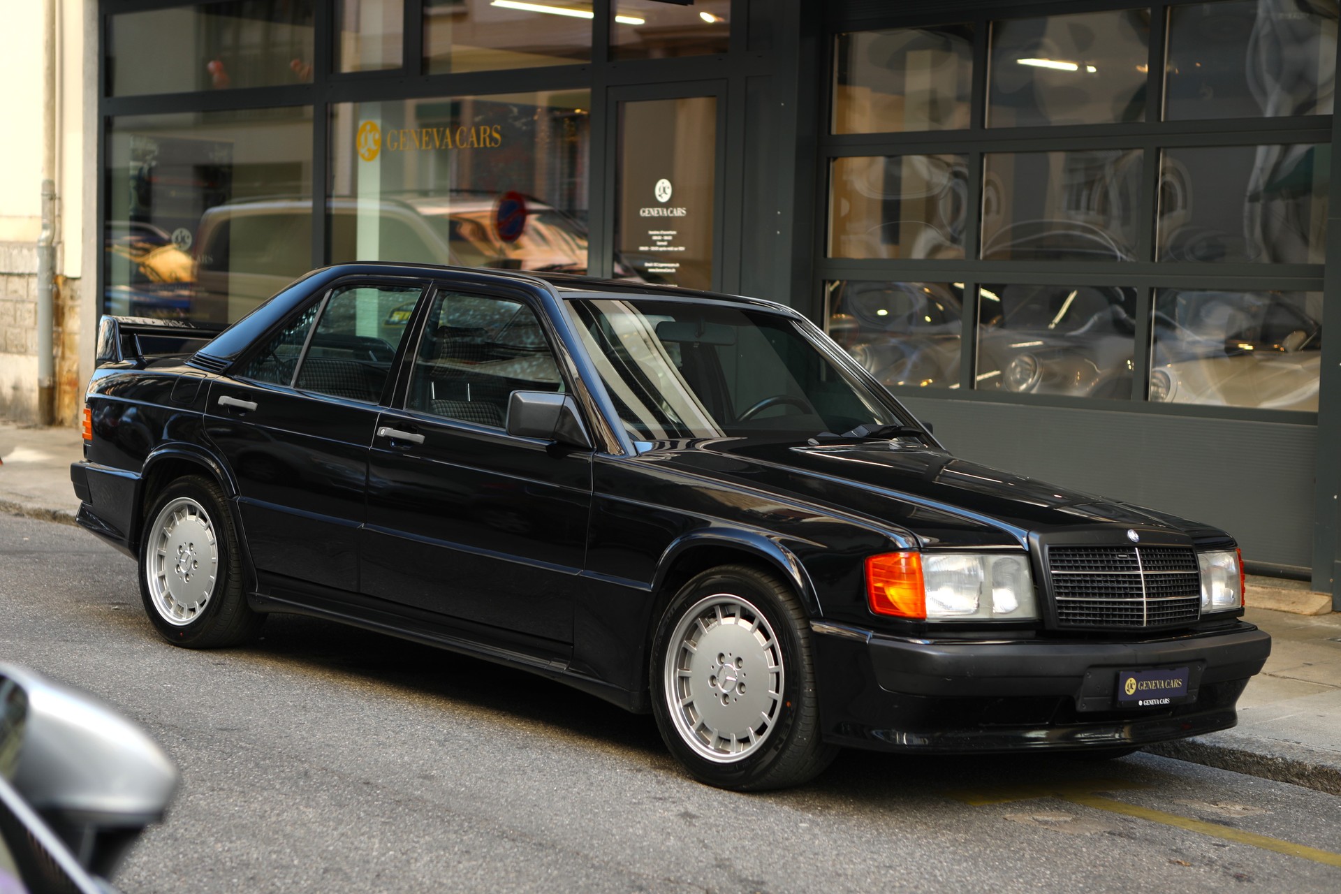 MERCEDES-BENZ 190E 2.3 - 16-image-4