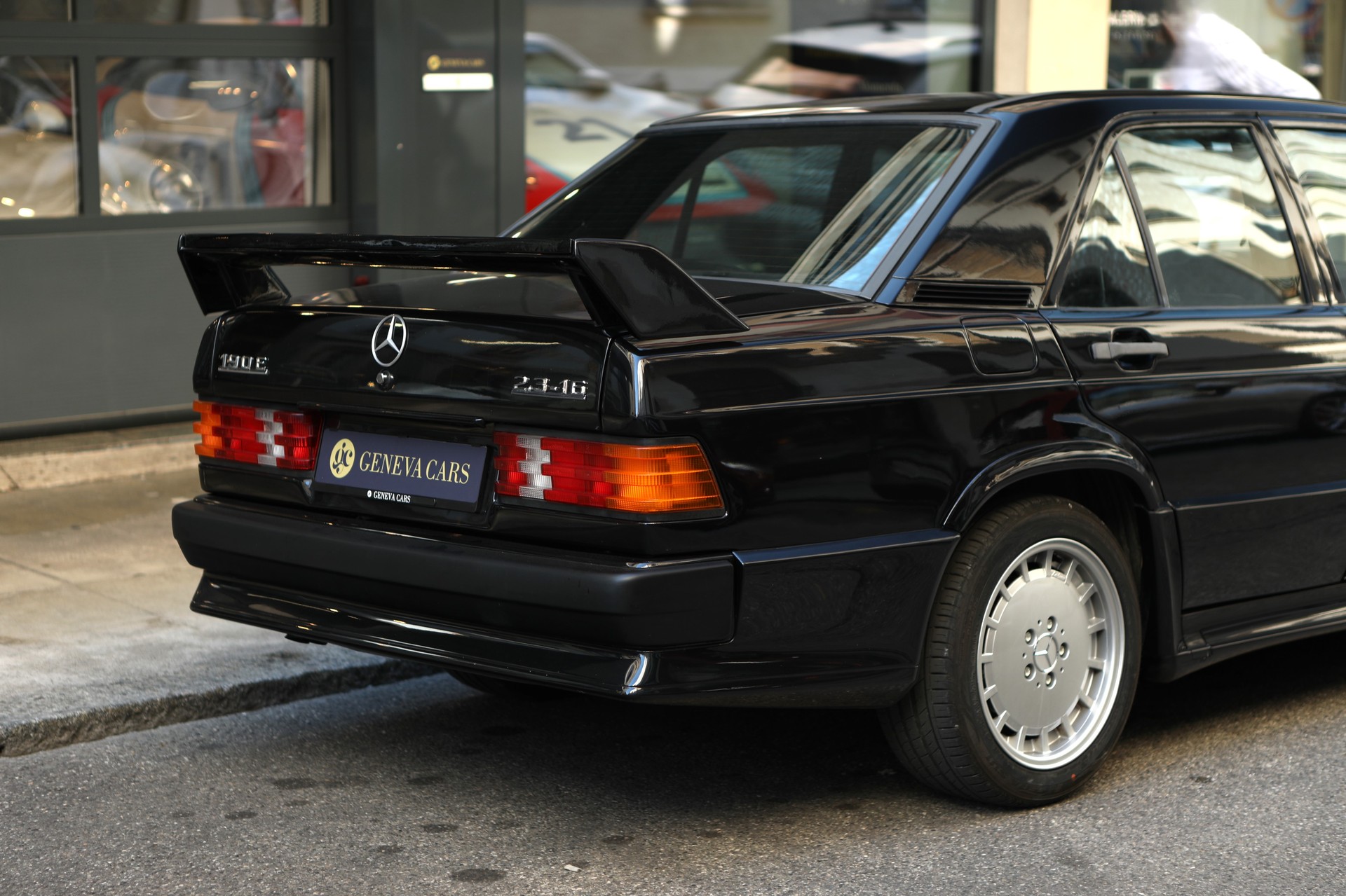 MERCEDES-BENZ 190E 2.3 - 16-image-2