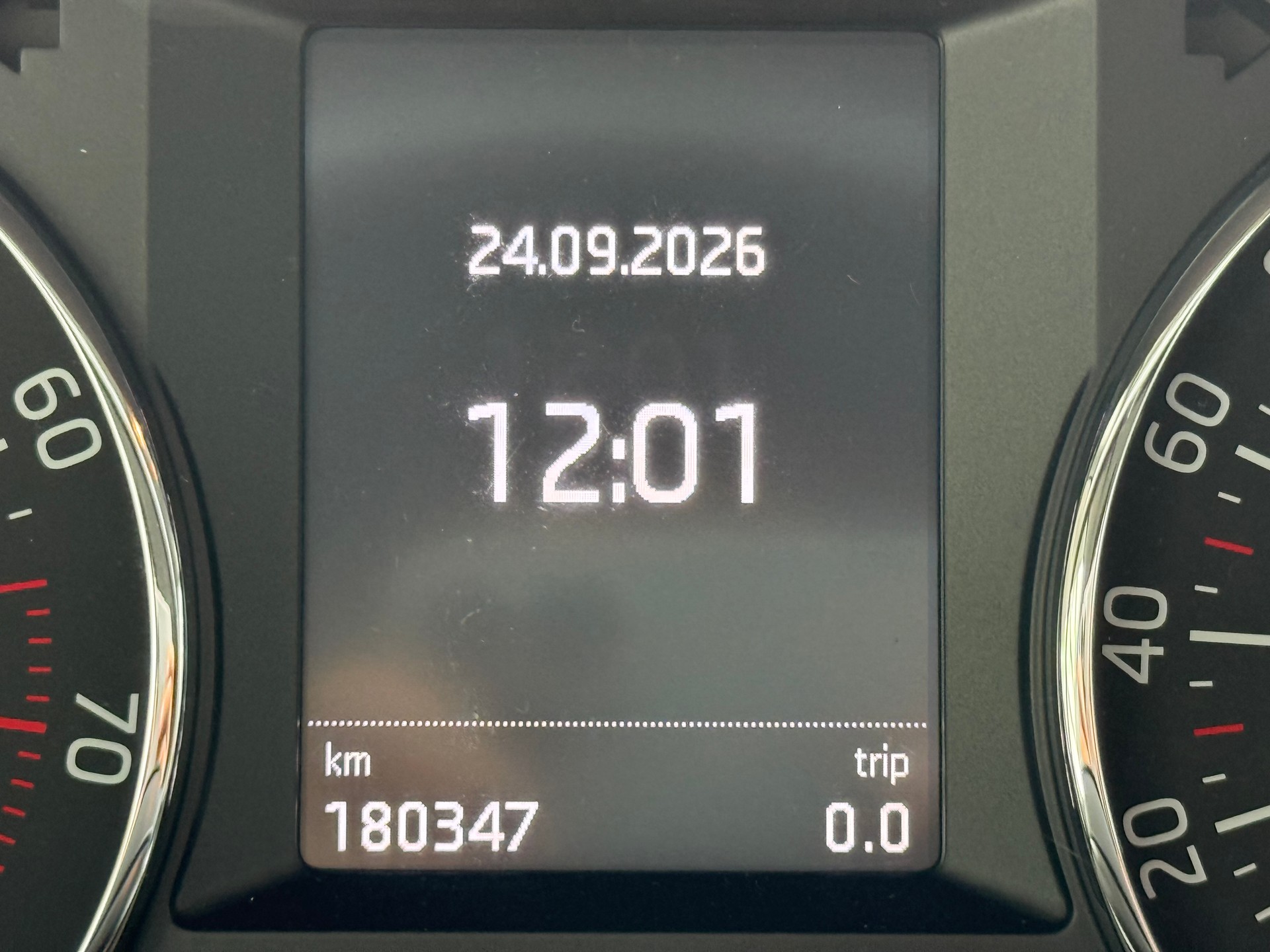 SKODA Octavia Combi 1.4 TSI Ambition DSG-image-15