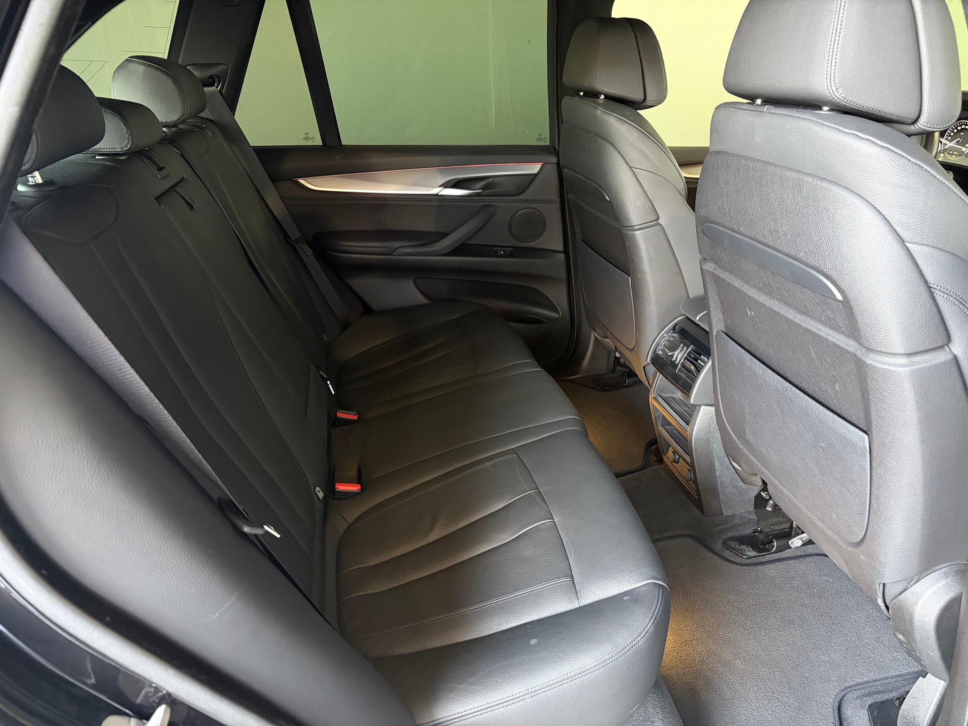 BMW X5 xDrive 40d Steptronic *** M-Sport ***-image-14