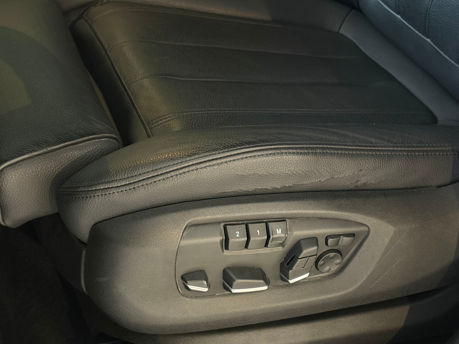 BMW X5 xDrive 40d Steptronic *** M-Sport ***-image-18