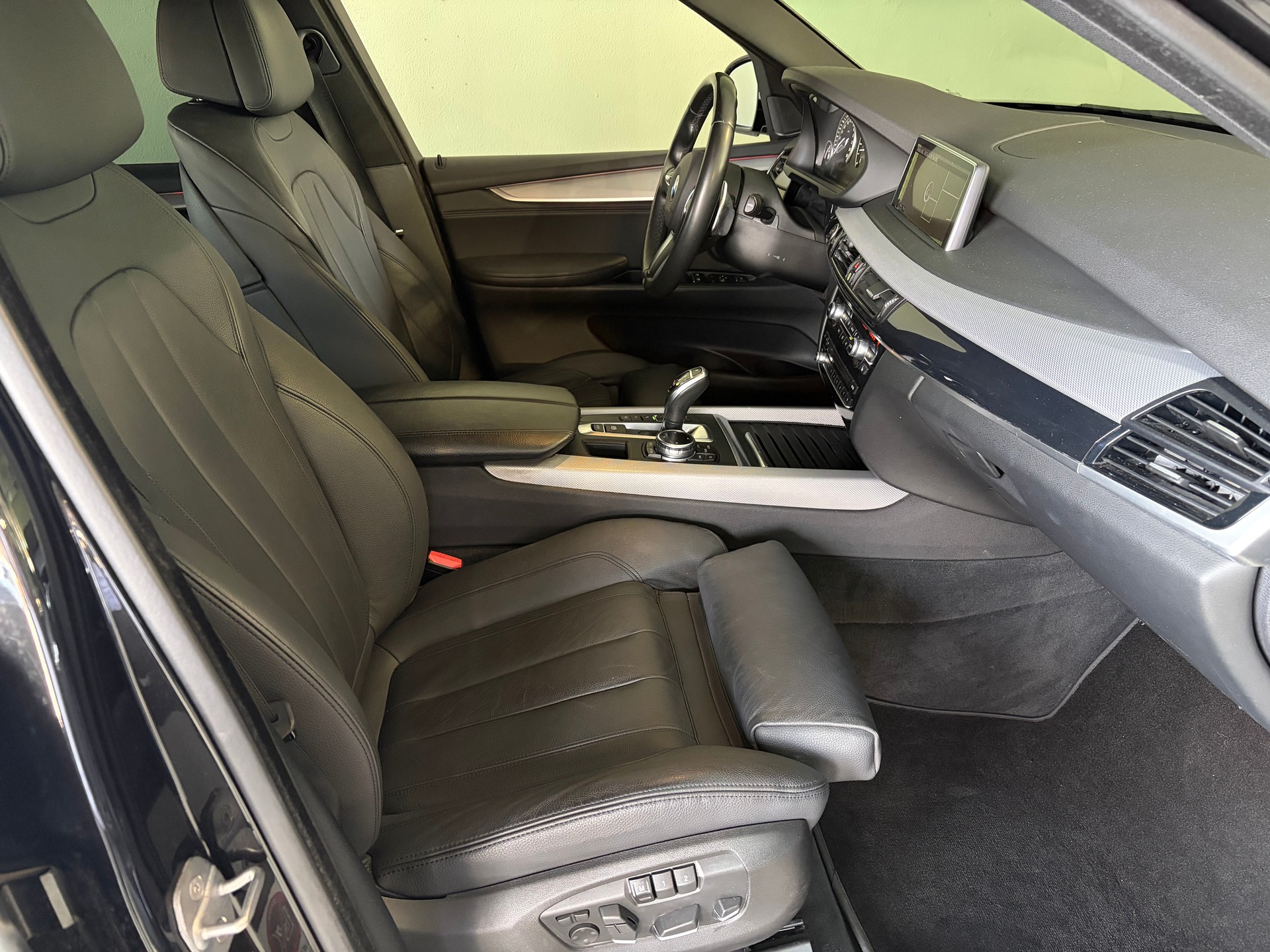 BMW X5 xDrive 40d Steptronic *** M-Sport ***-image-15