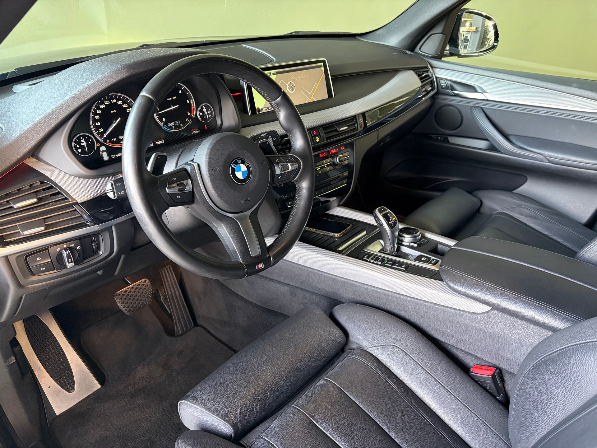 BMW X5 xDrive 40d Steptronic *** M-Sport ***-image-6