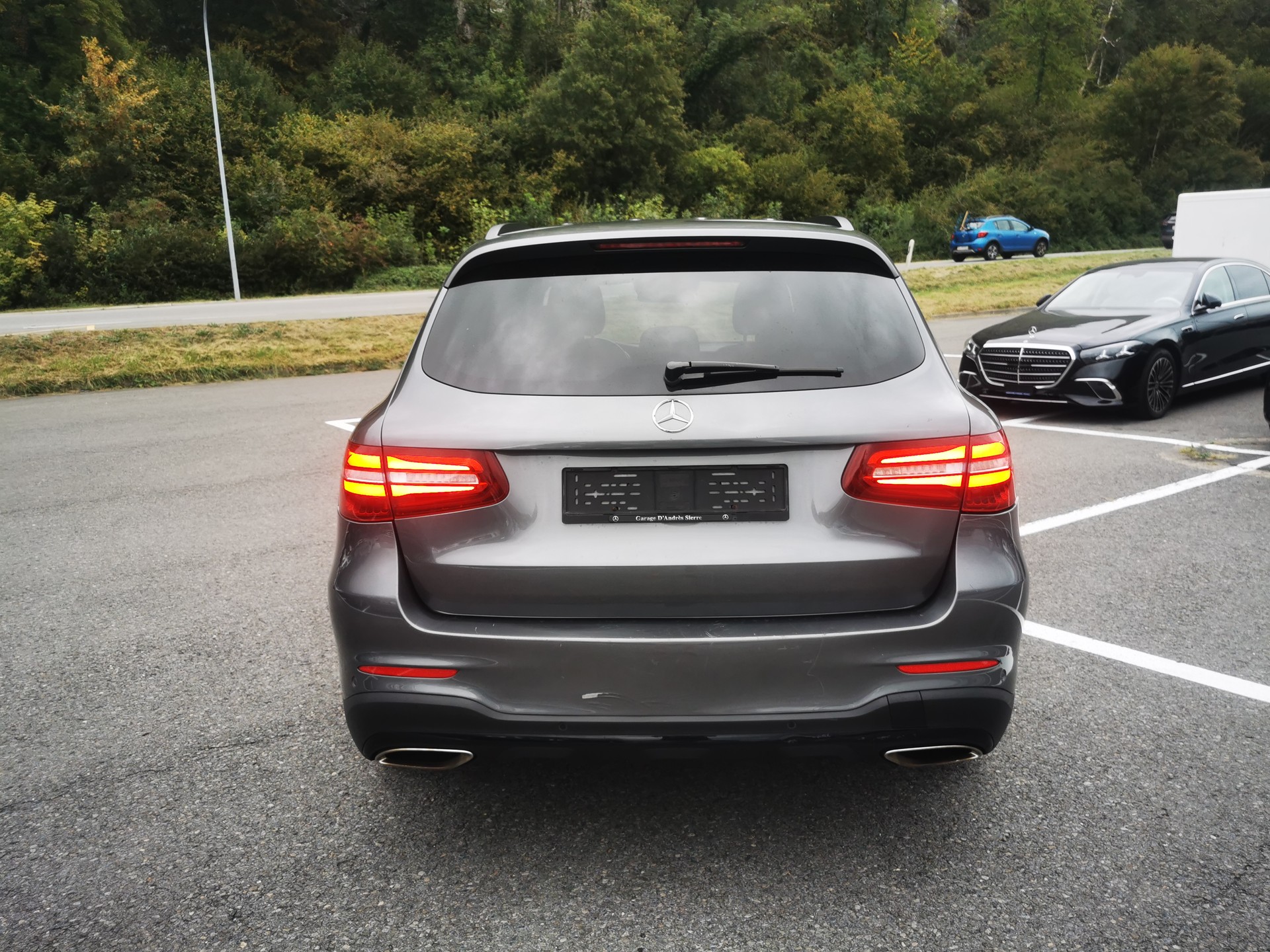 MERCEDES-BENZ GLC 250 AMG Line 4Matic 9G-Tronic-image-5