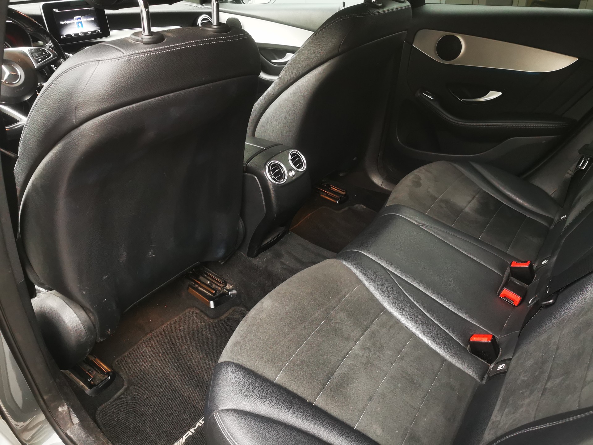 MERCEDES-BENZ GLC 250 AMG Line 4Matic 9G-Tronic-image-8