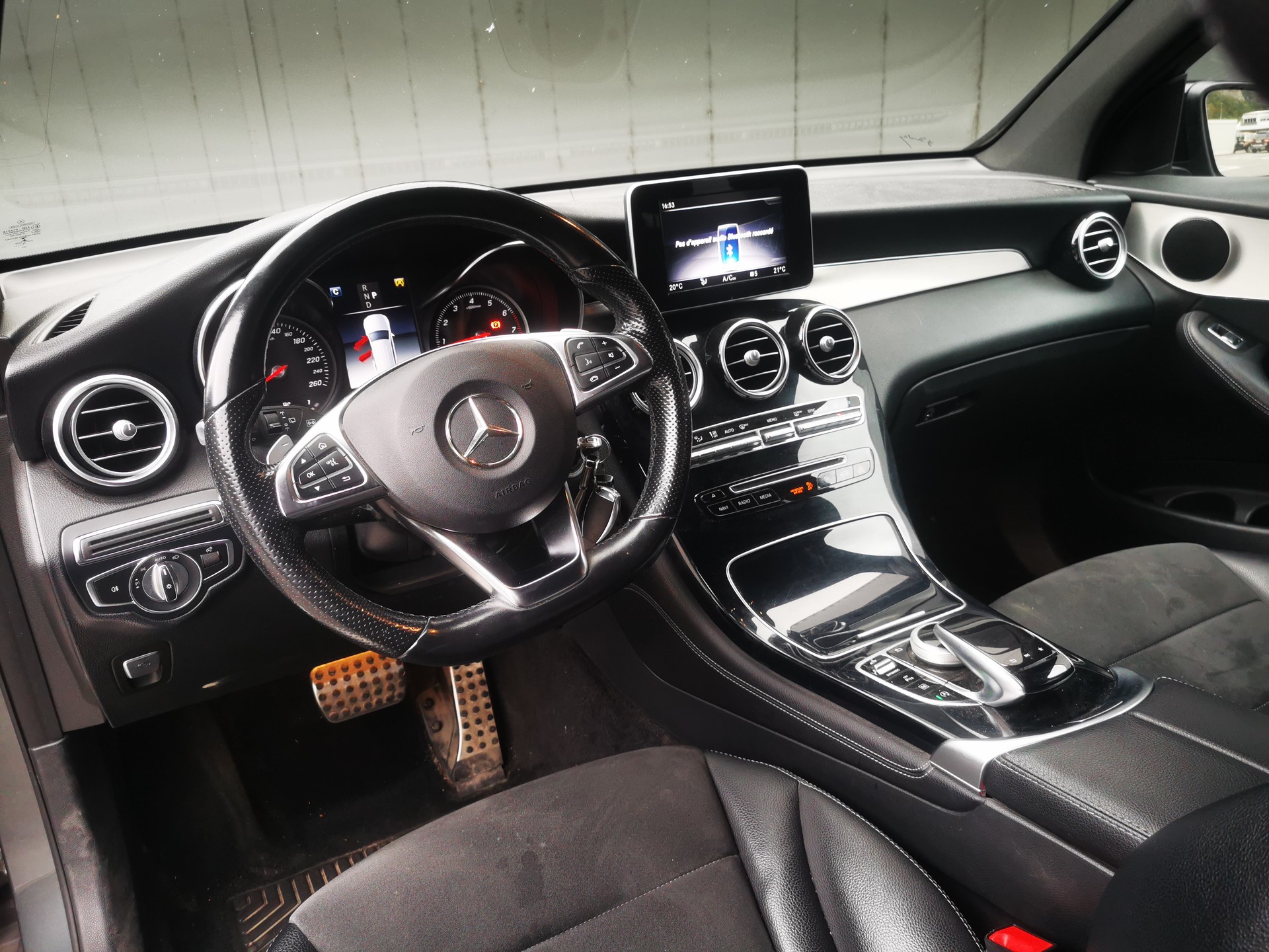 MERCEDES-BENZ GLC 250 AMG Line 4Matic 9G-Tronic-image-7