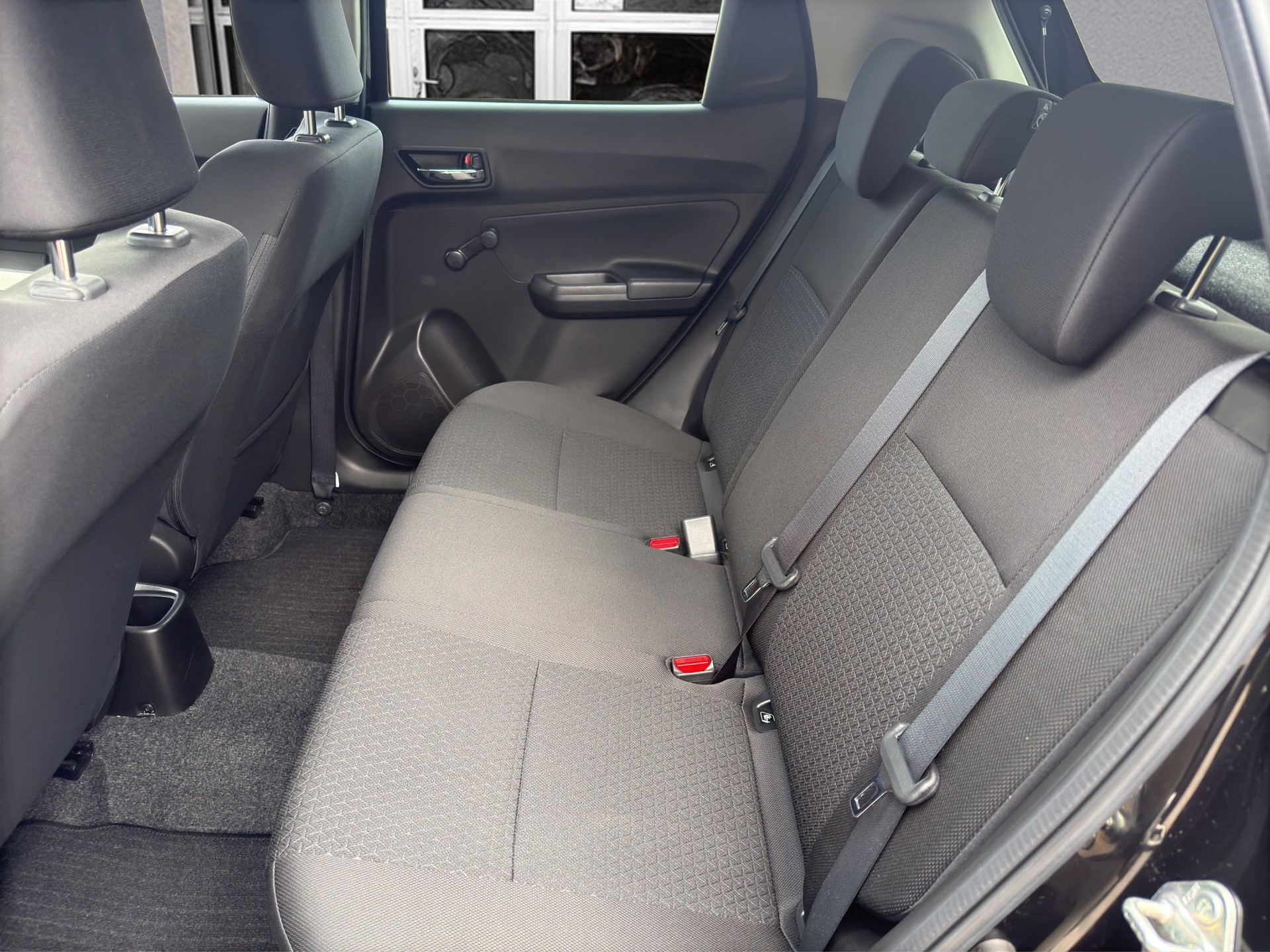 SUZUKI Swift 1.2 Compact + 4x4 Hybrid-image-14