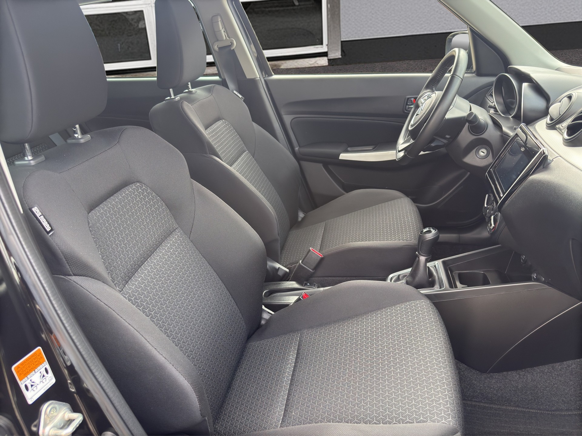 SUZUKI Swift 1.2 Compact + 4x4 Hybrid-image-13