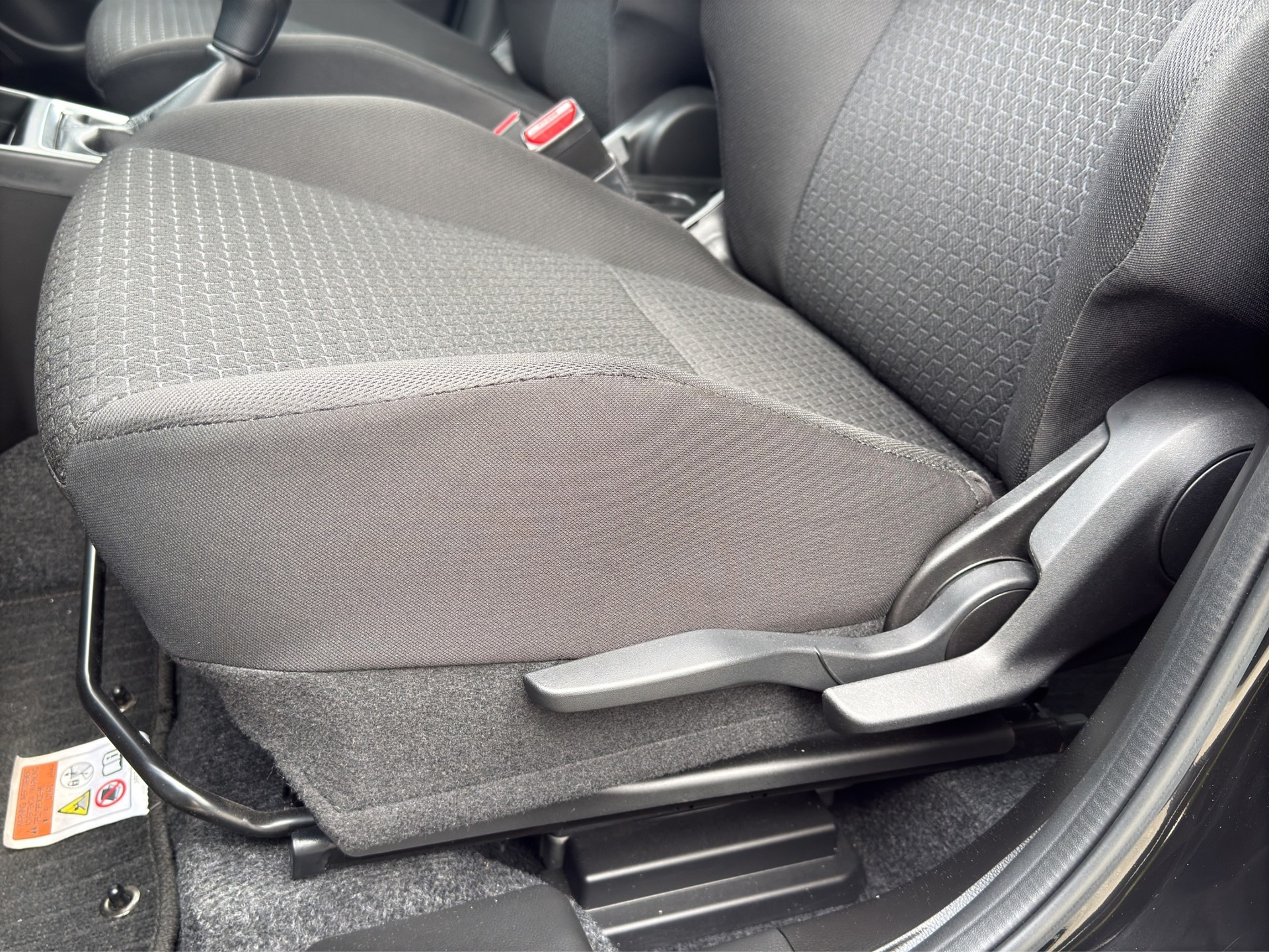 SUZUKI Swift 1.2 Compact + 4x4 Hybrid-image-12