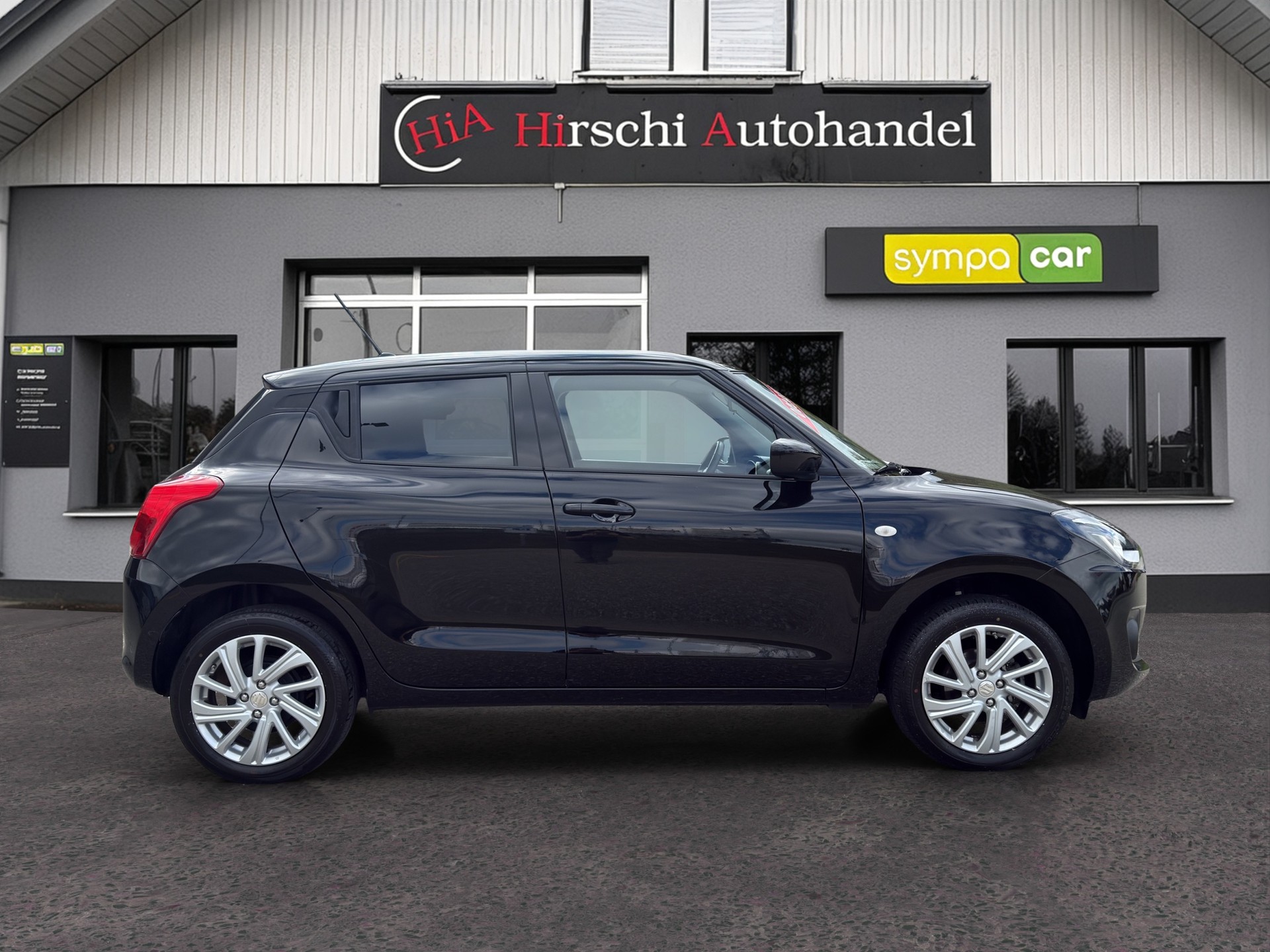 SUZUKI Swift 1.2 Compact + 4x4 Hybrid-image-5