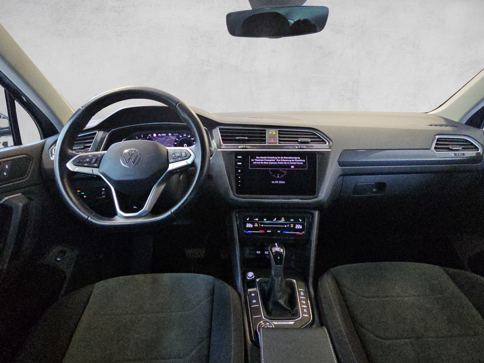 VW Tiguan 2.0TSI Elegance 4Motion DSG-image-11