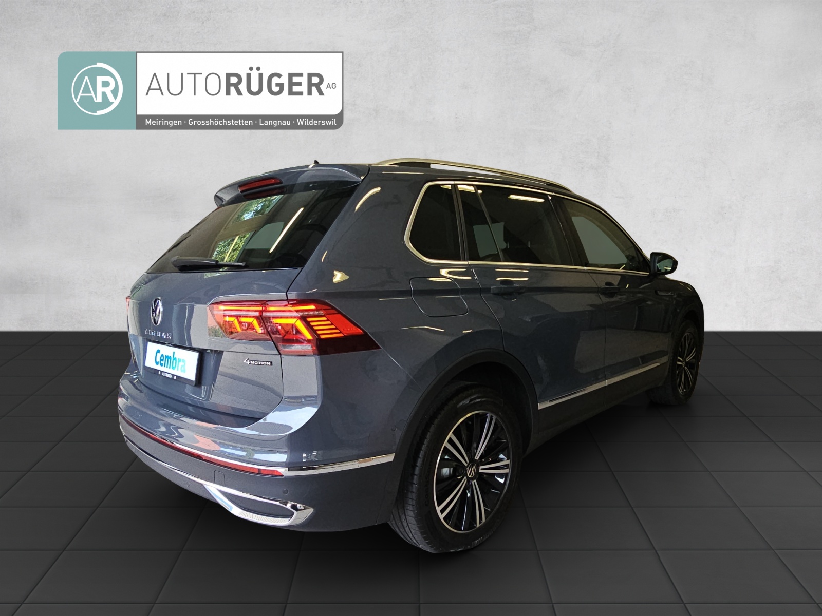 VW Tiguan 2.0TSI Elegance 4Motion DSG-image-5