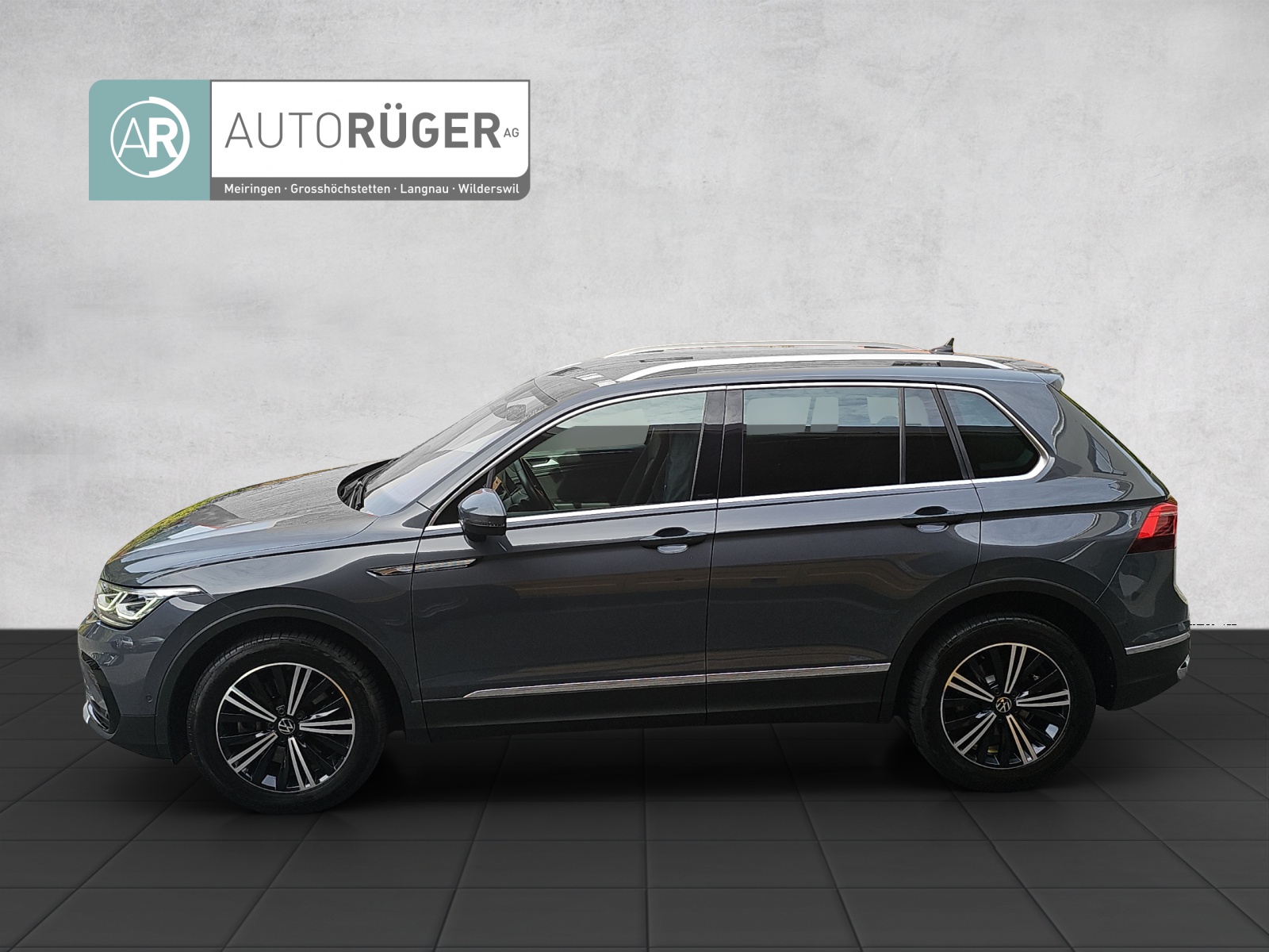 VW Tiguan 2.0TSI Elegance 4Motion DSG-image-2