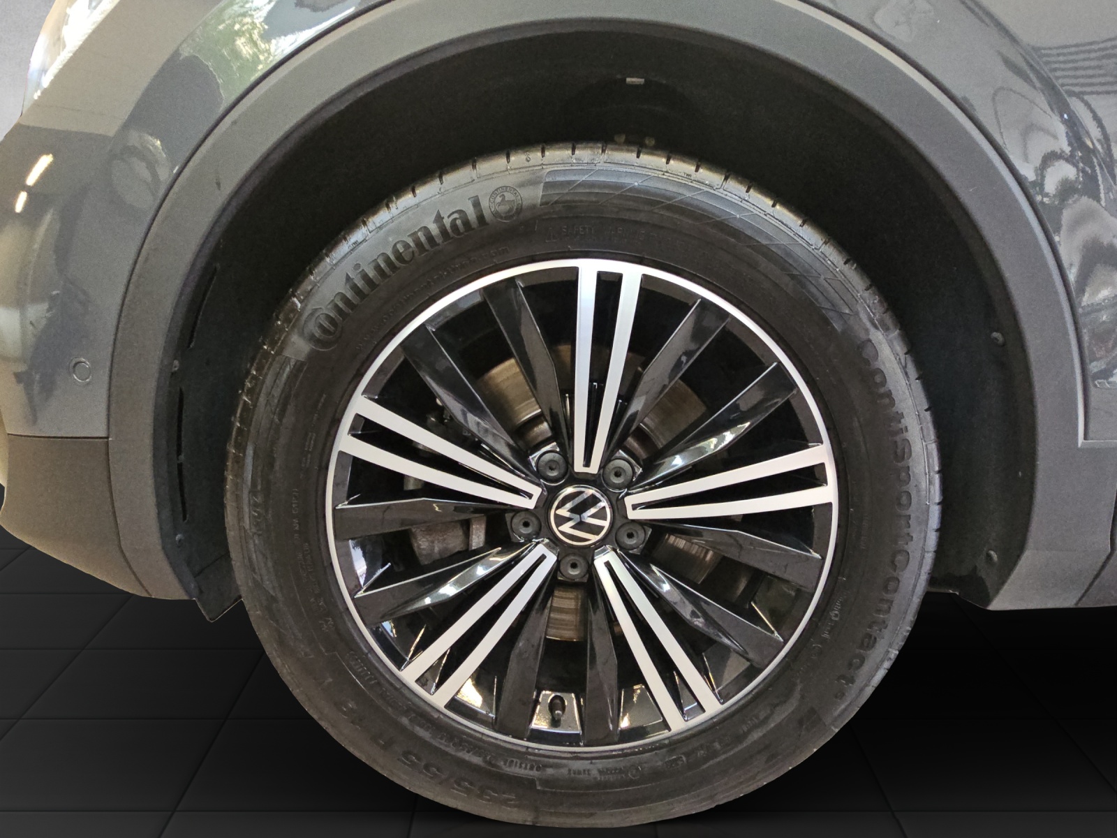 VW Tiguan 2.0TSI Elegance 4Motion DSG-image-14