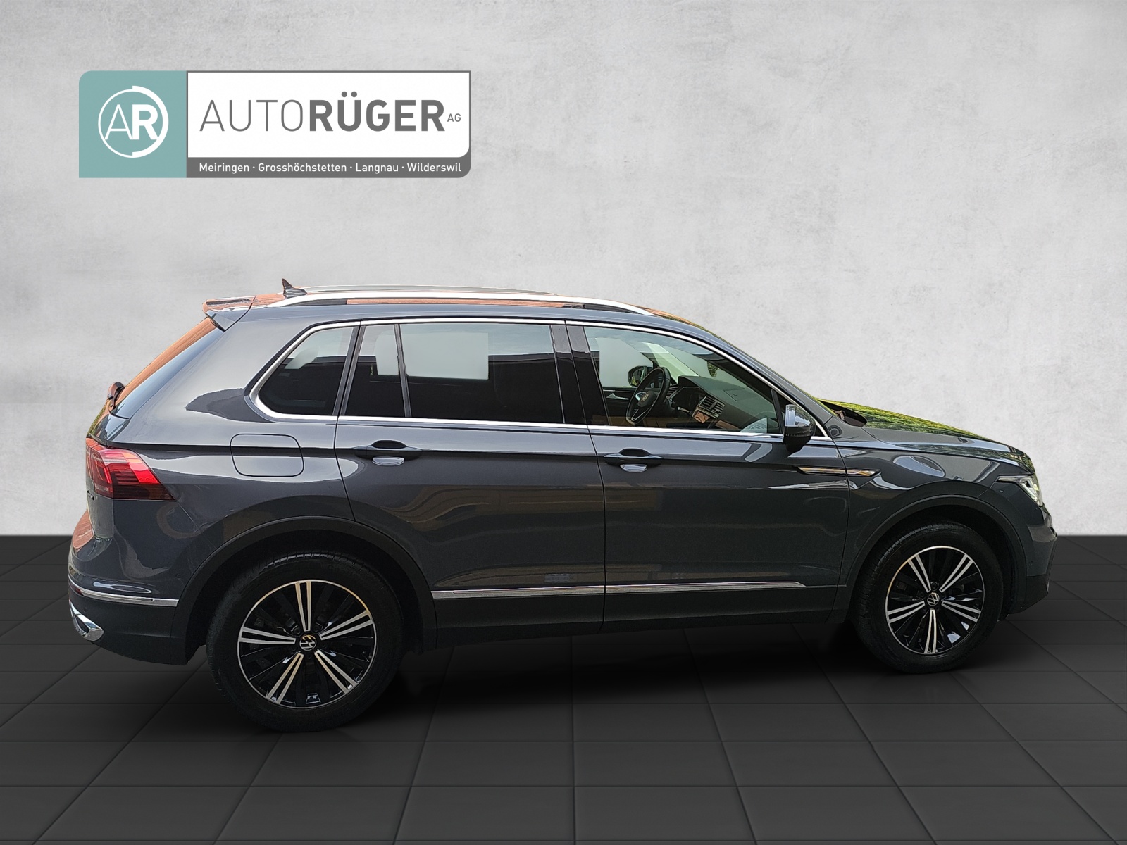 VW Tiguan 2.0TSI Elegance 4Motion DSG-image-6