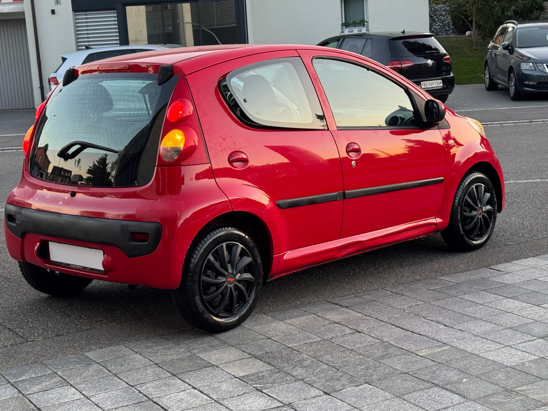 PEUGEOT 107 1.0 City Move 2-Tronic-image-4