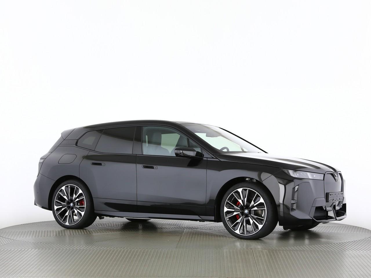 BMW iX xDrive60-image-16