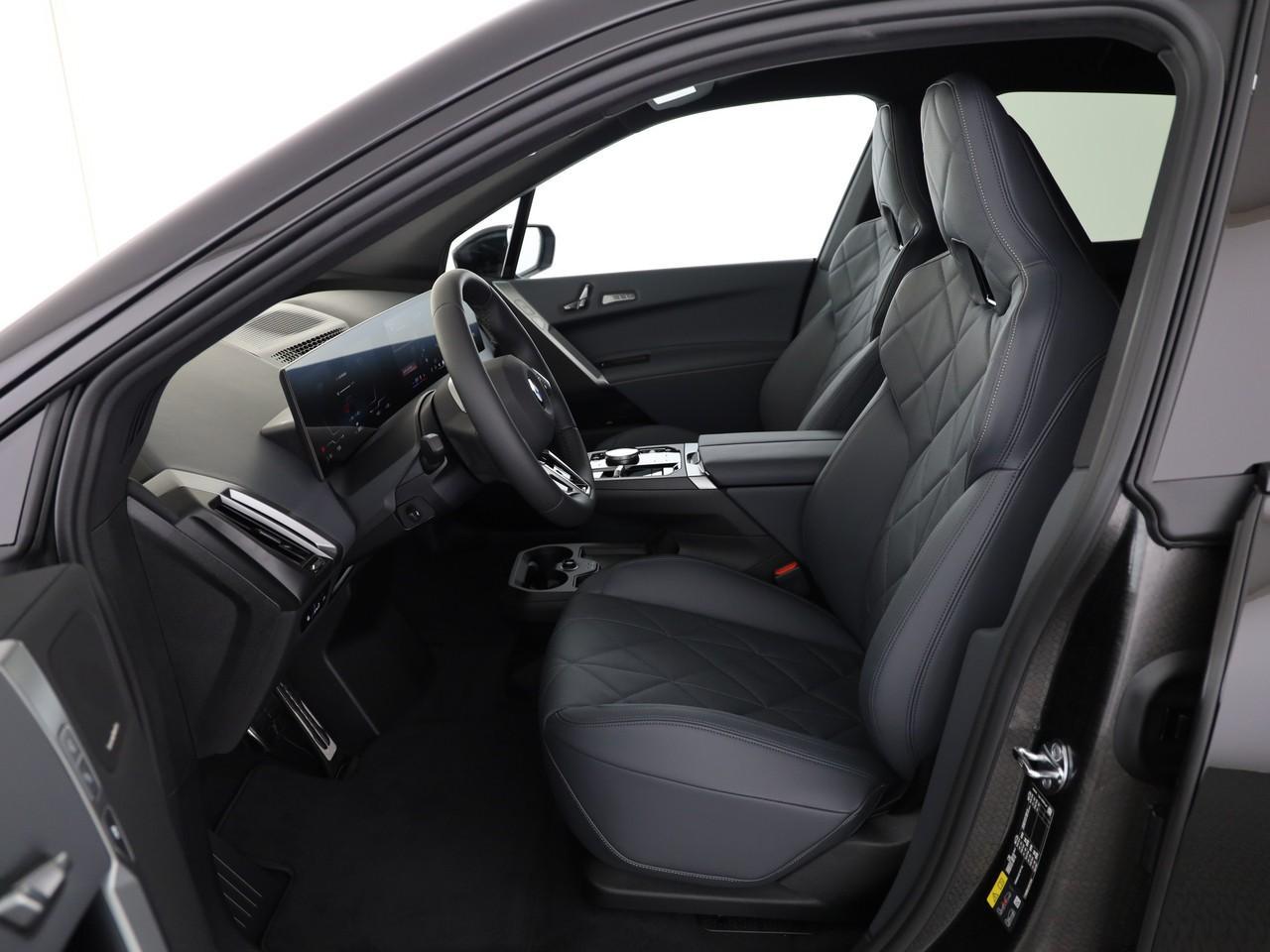 BMW iX xDrive60-image-23