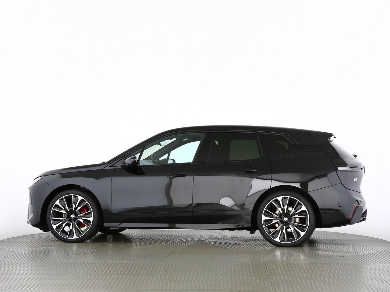 BMW iX xDrive60-image-5