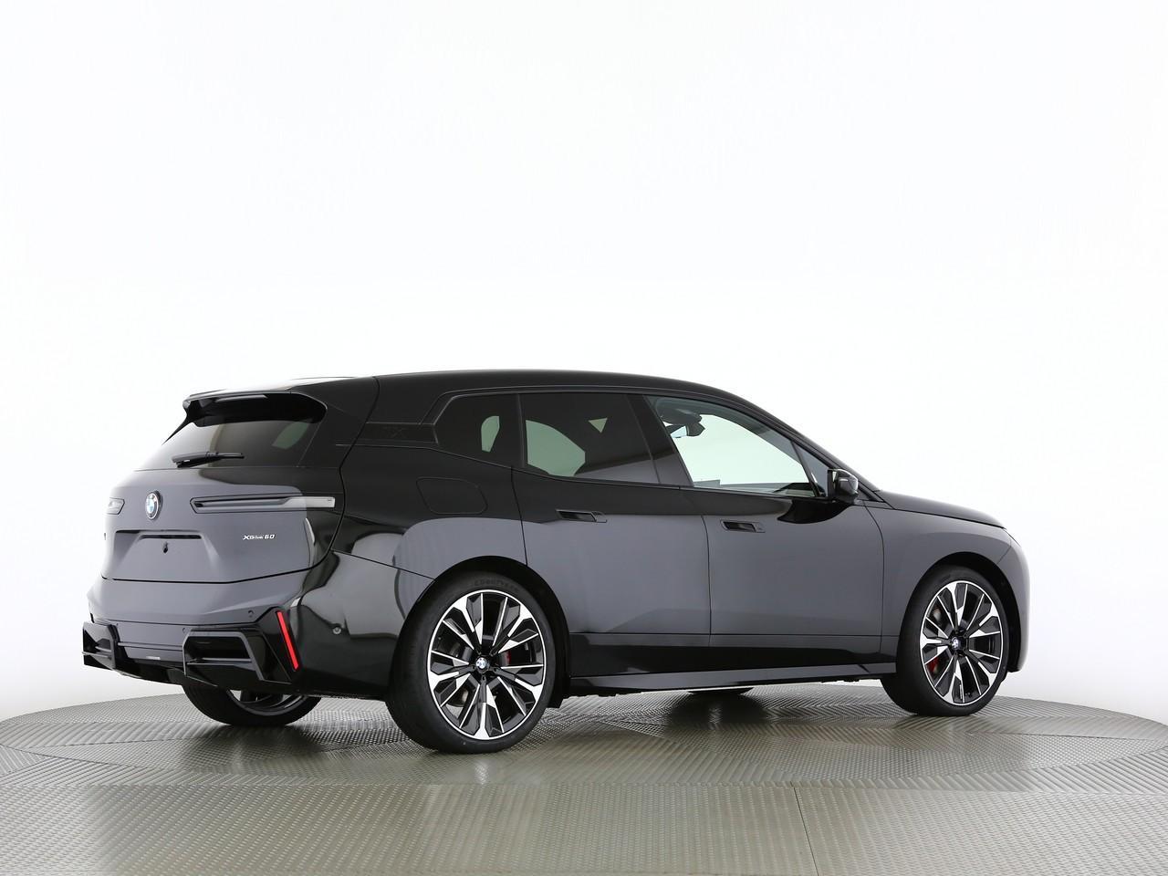 BMW iX xDrive60-image-13