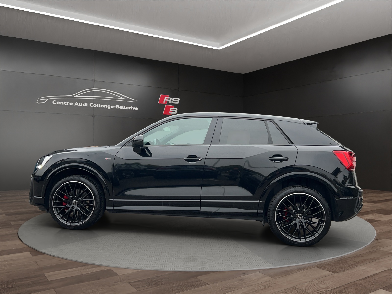 AUDI Q2 40 TFSI S line Attraction quattro S-tronic-showroom-element-2