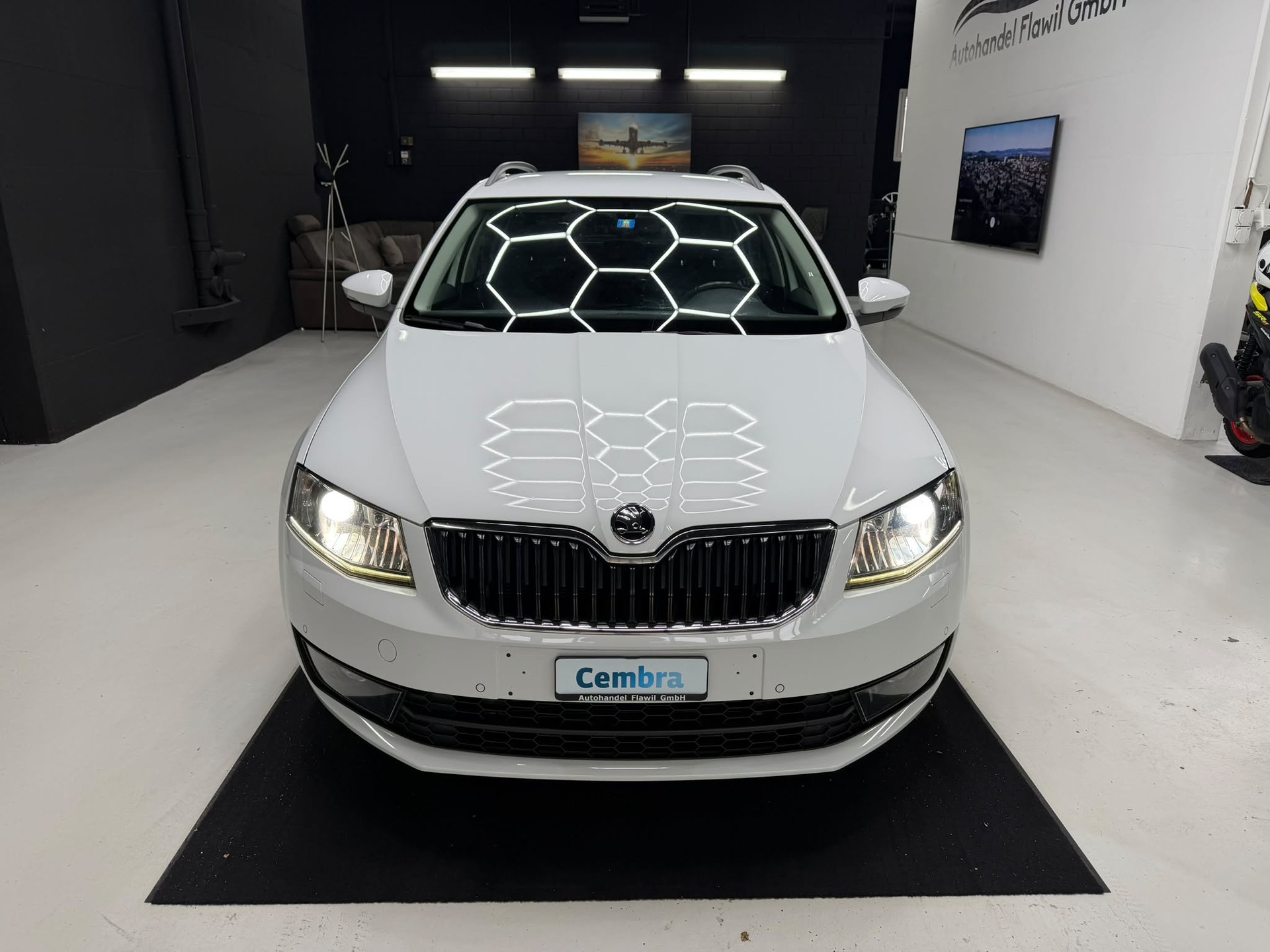 SKODA Octavia Combi 1.8 TSI Ambition 4x4 DSG-showroom-element-1