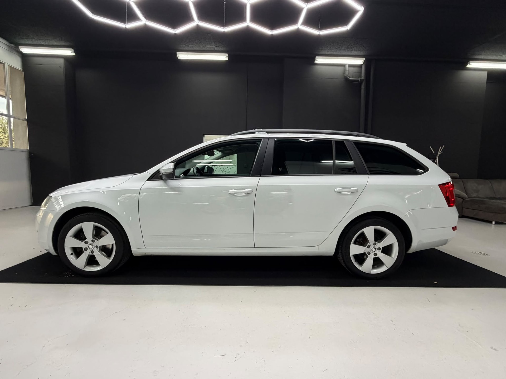 SKODA Octavia Combi 1.8 TSI Ambition 4x4 DSG-showroom-element-3