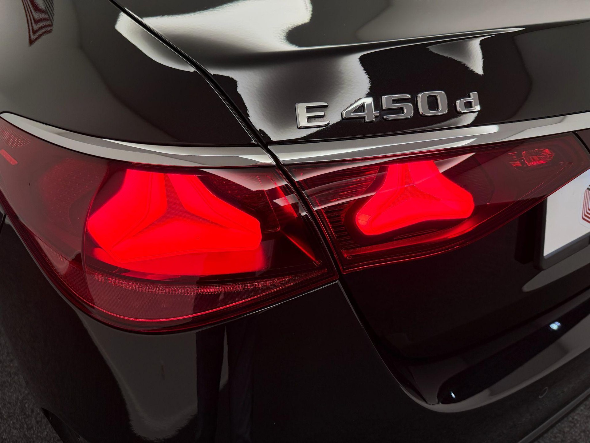 MERCEDES-BENZ E 450 d AMG Line 4matic-image-8