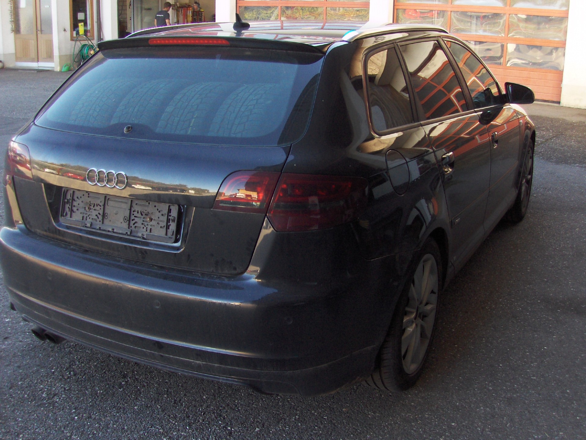 AUDI A3 Sportback 2.0 Turbo FSI Ambiente quattro-image-3