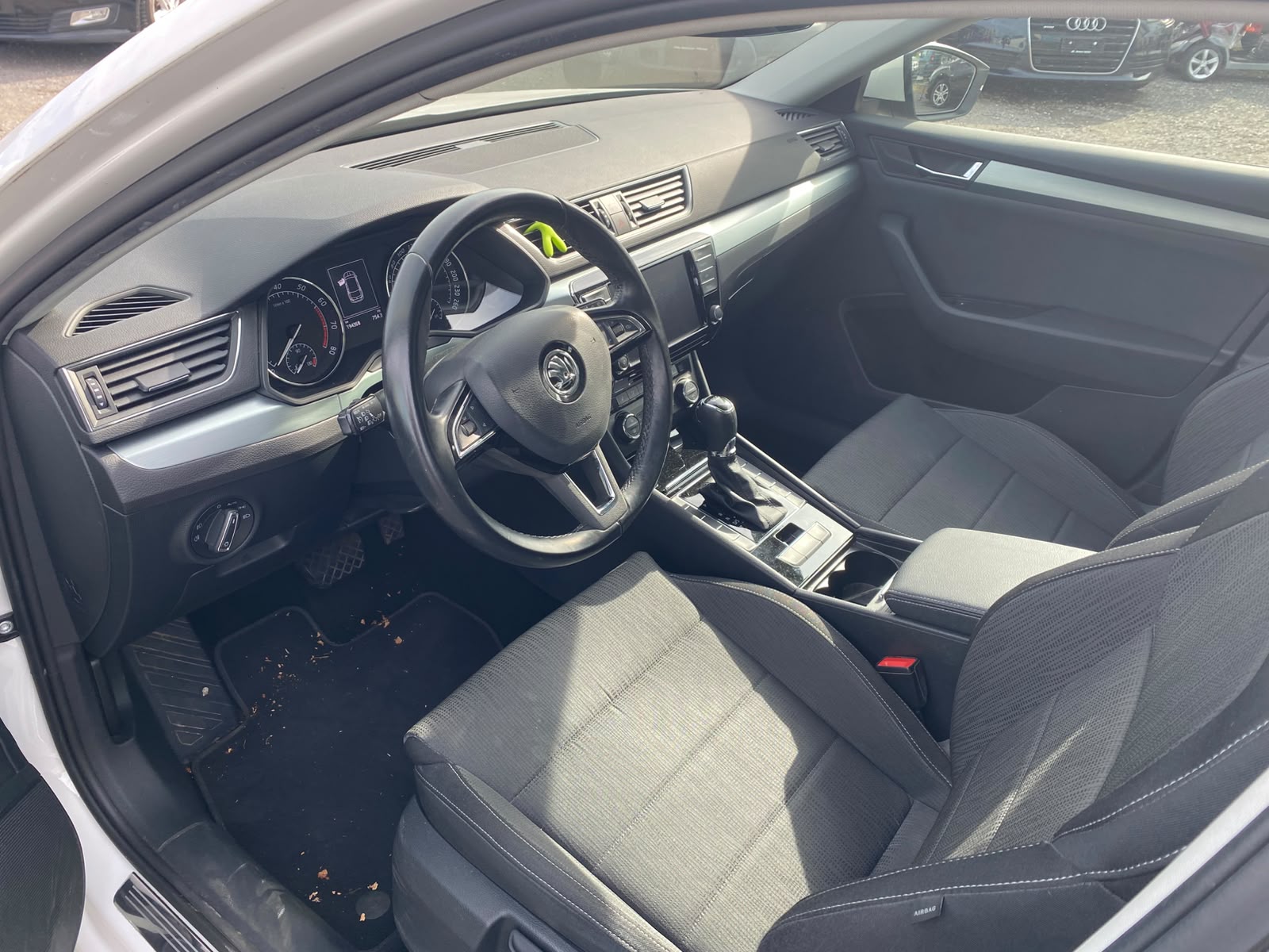 SKODA Superb Combi 1.8 TSI Ambition DSG-image-7