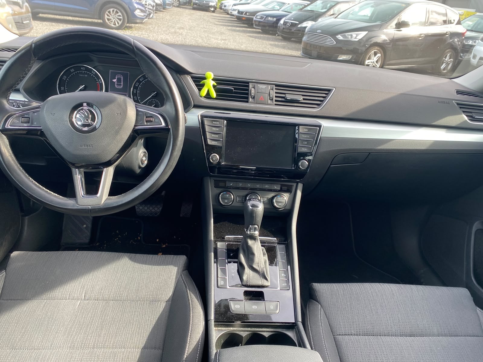 SKODA Superb Combi 1.8 TSI Ambition DSG-image-10