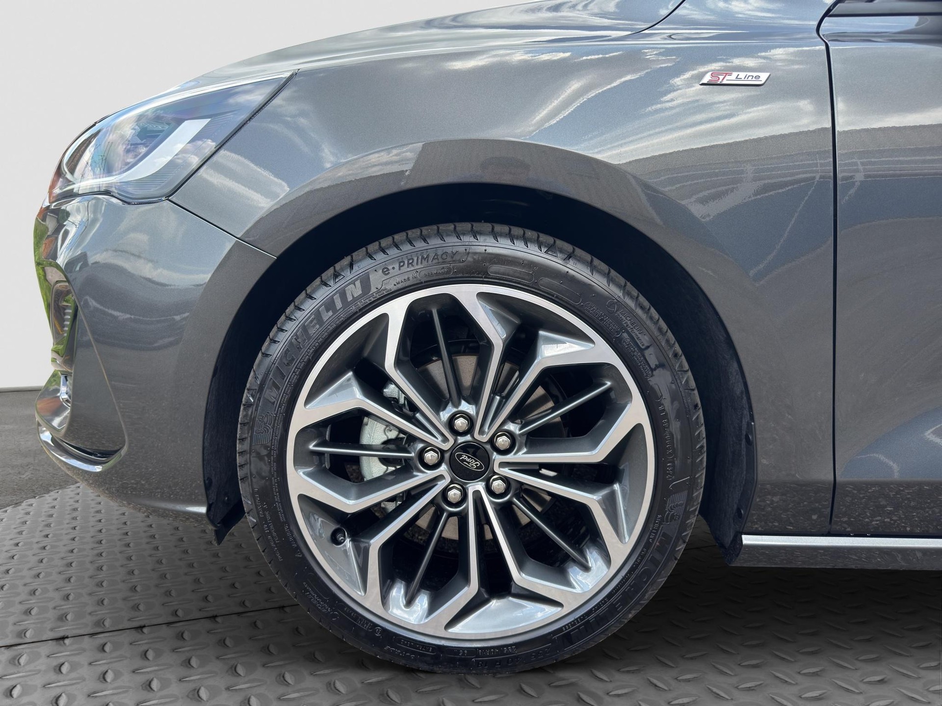 FORD Focus 1.0i EcoB Hybrid 155 ST-Line X-image-22
