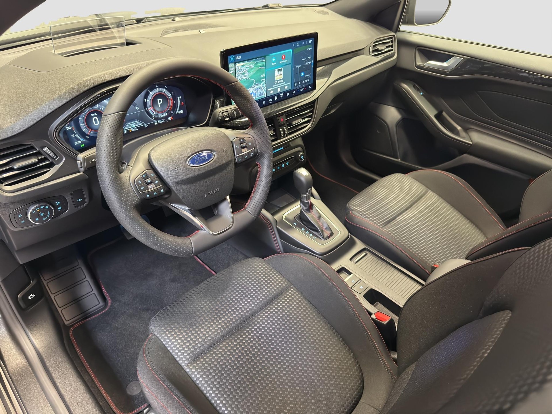 FORD Focus 1.0i EcoB Hybrid 155 ST-Line X-image-10