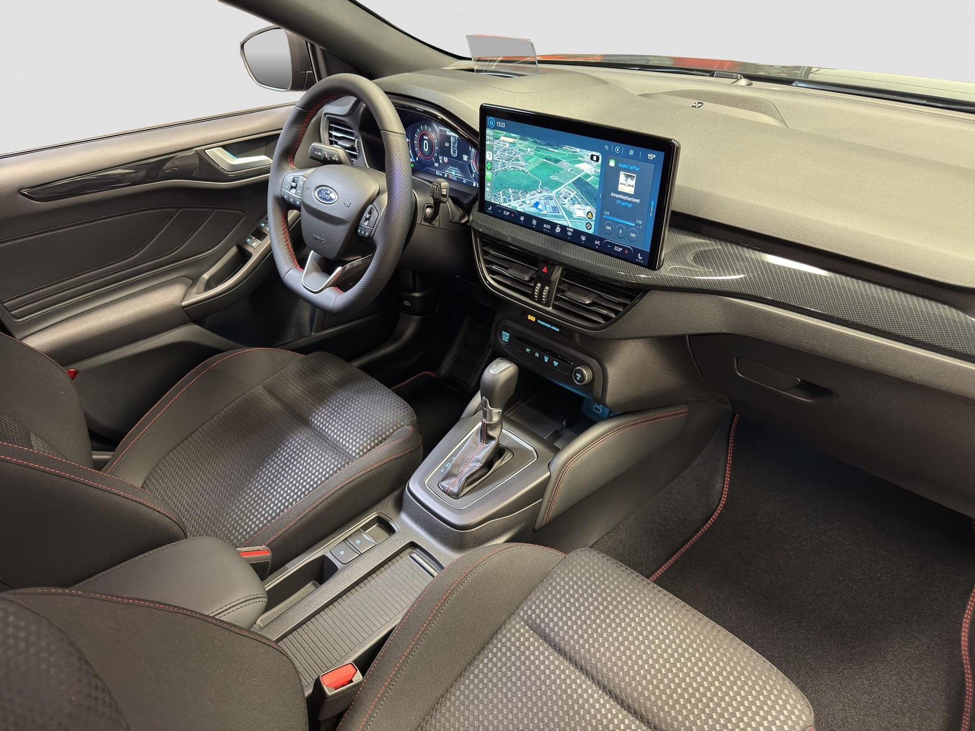 FORD Focus 1.0i EcoB Hybrid 155 ST-Line X-image-11