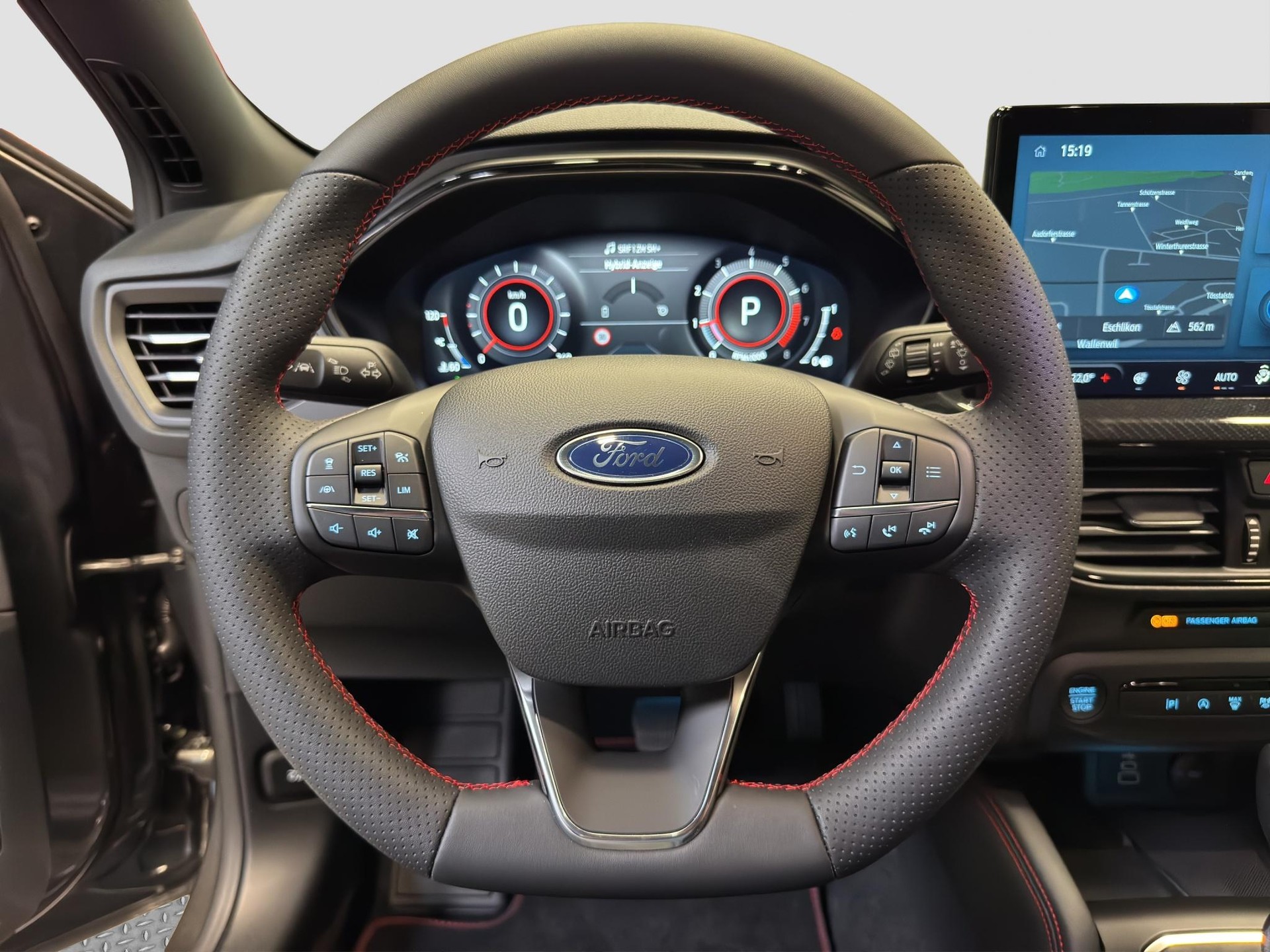FORD Focus 1.0i EcoB Hybrid 155 ST-Line X-image-5