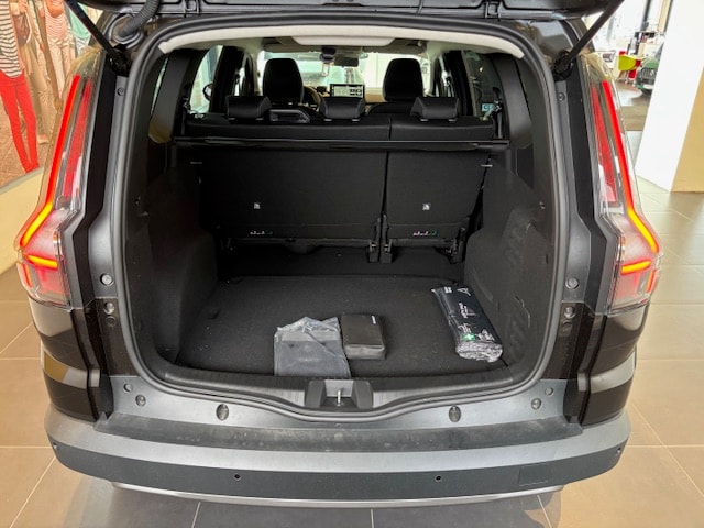 DACIA Jogger HEV 155 Journey-image-10