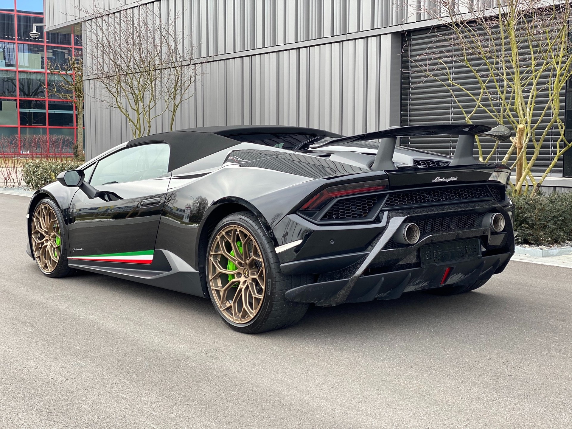 LAMBORGHINI Huracan LP640-4 Spyder Performante DCT-image-8